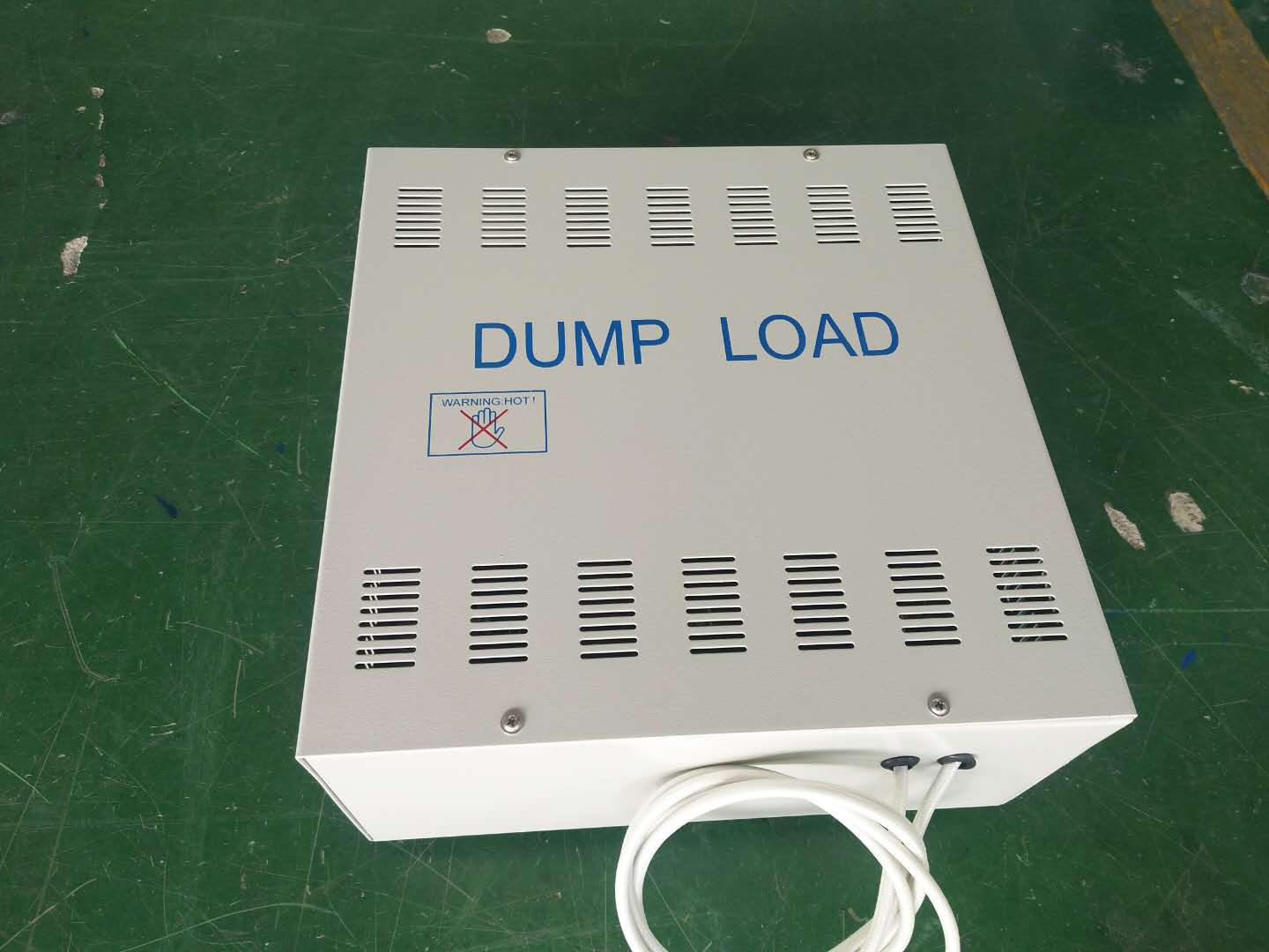 وحدة تحكم شحن هجينة للطاقة الش - مراجعة Pwm Charge Controller وسعره